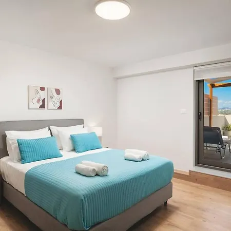 Afrodite-μεζονέτα στην πόλη *