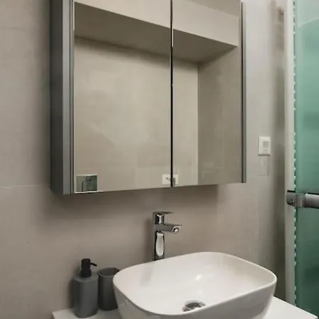 Afrodite-μεζονέτα στην πόλη