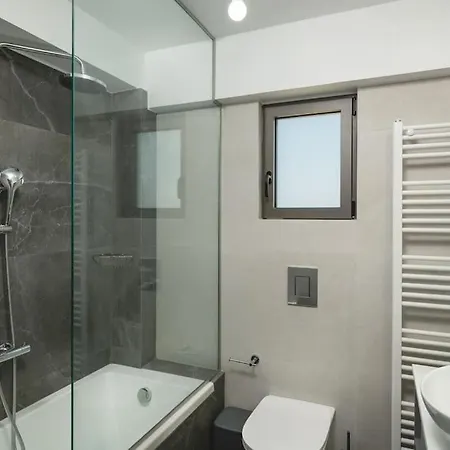 Afrodite-μεζονέτα στην πόλη