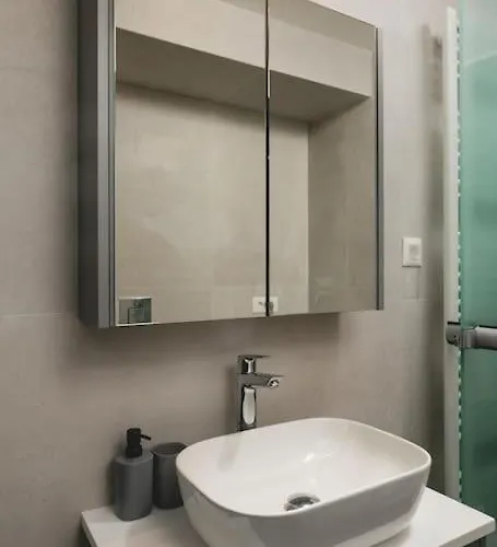 Afrodite-μεζονέτα στην πόλη